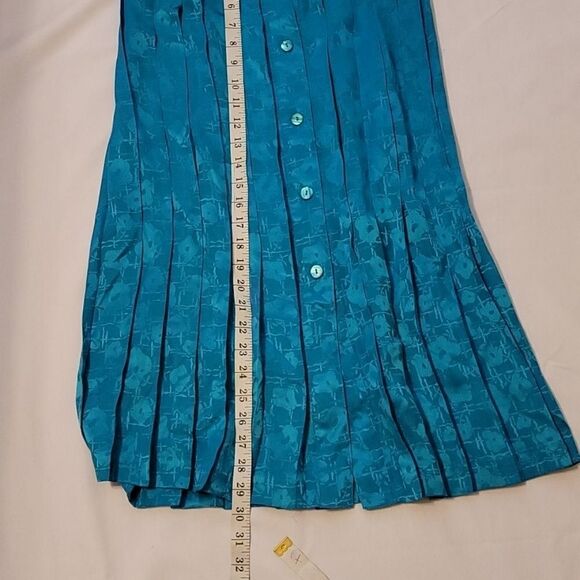 COPY - Vintage Nordstrom point of view pleated silk skirt set - Picture 11 of 14